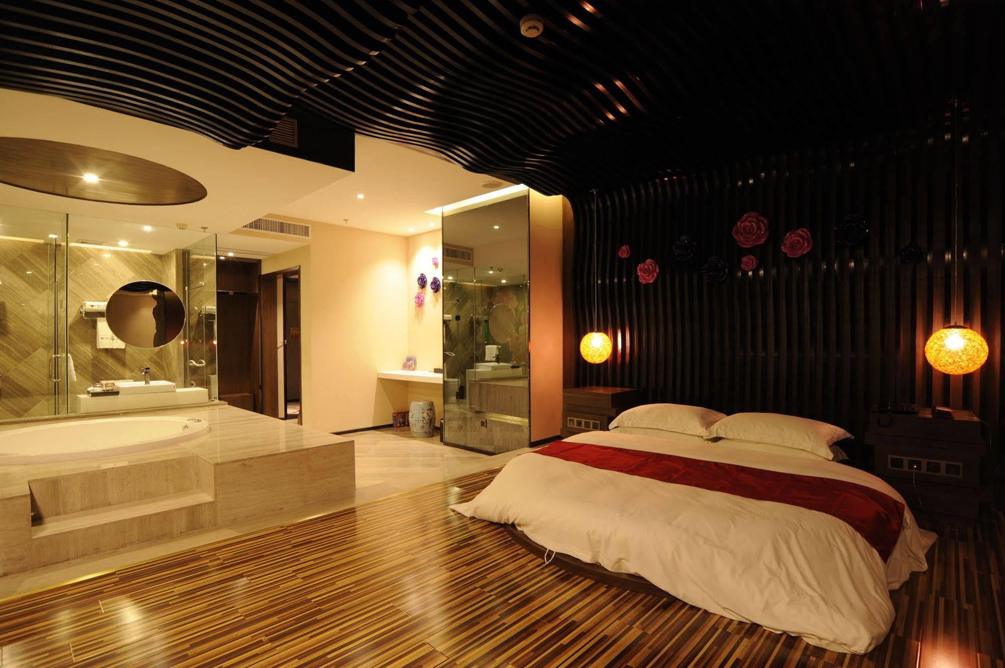 Secret Garden Hotel Гуанчжоу Экстерьер фото