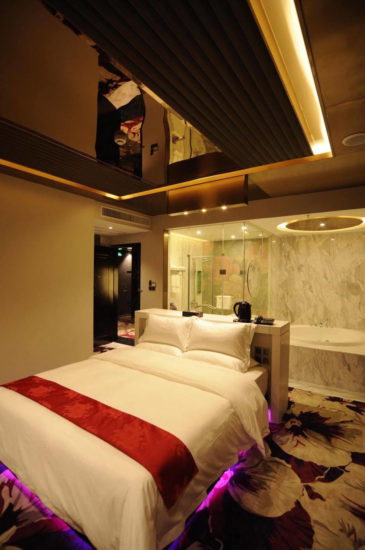 Secret Garden Hotel Гуанчжоу Экстерьер фото