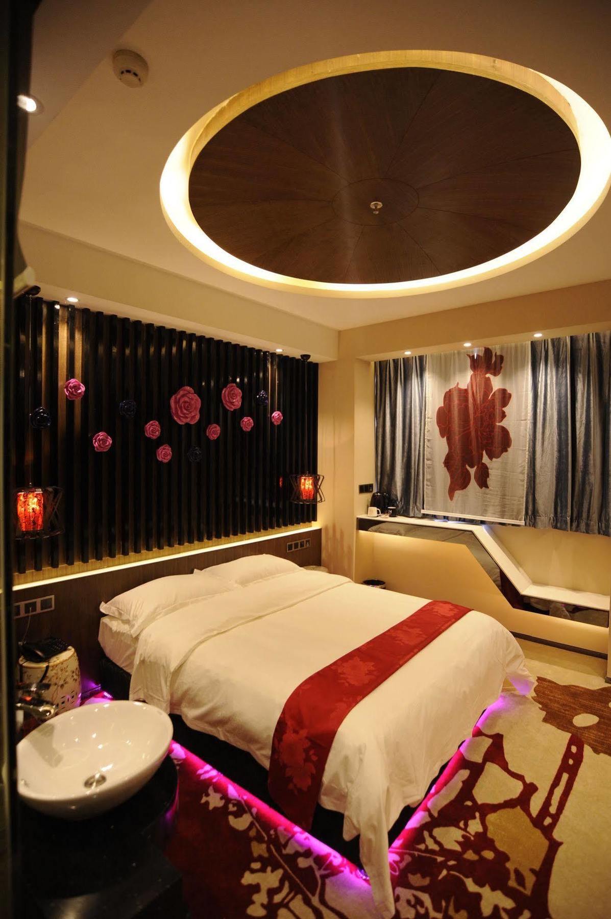 Secret Garden Hotel Гуанчжоу Экстерьер фото