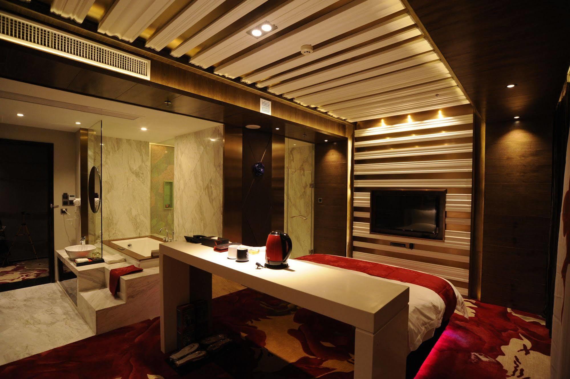 Secret Garden Hotel Гуанчжоу Экстерьер фото