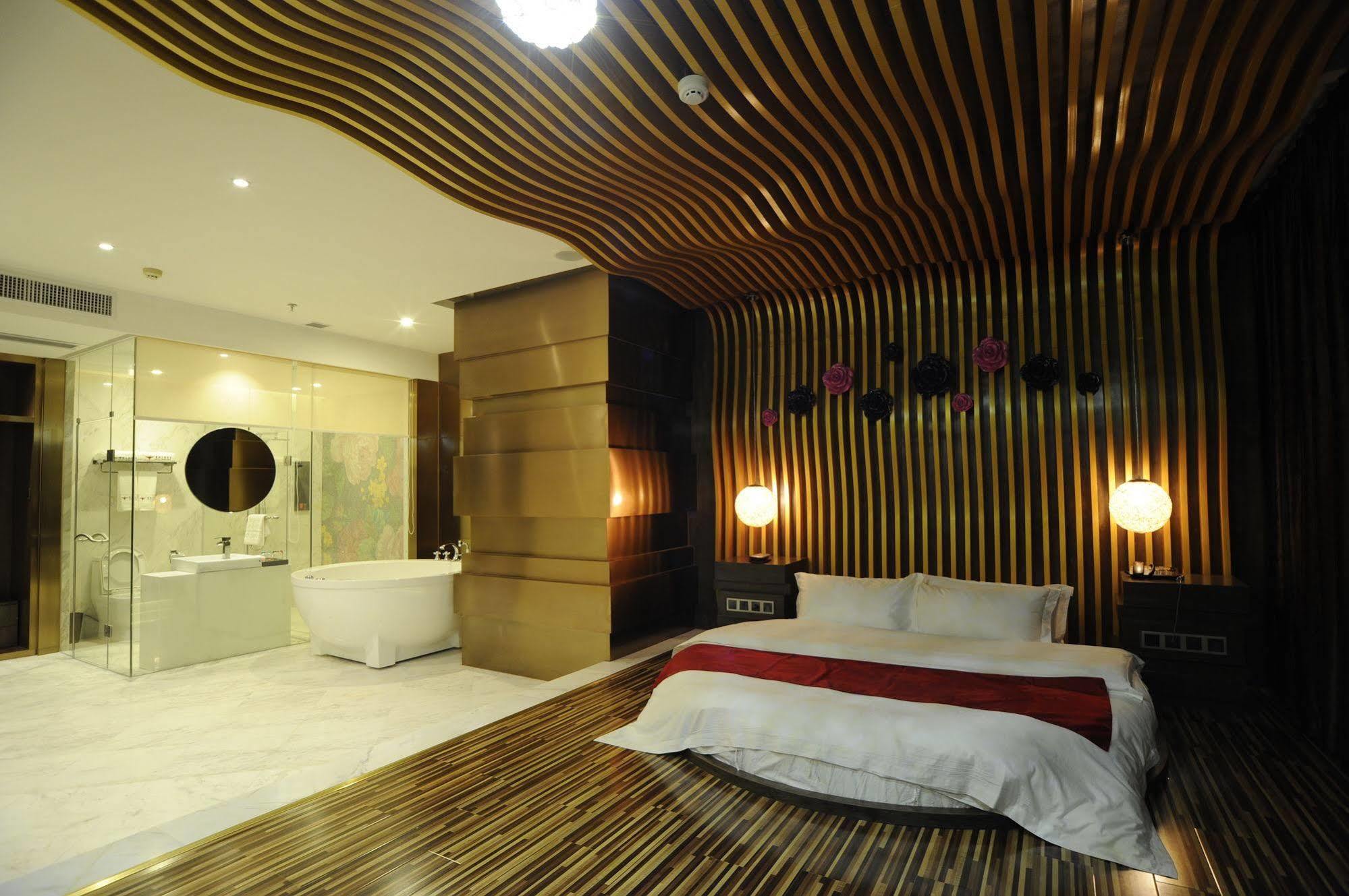 Secret Garden Hotel Гуанчжоу Экстерьер фото
